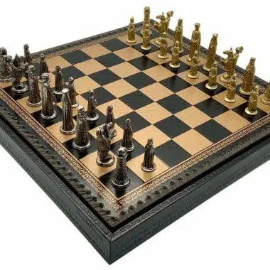 Juego de ajedrez medieval V en polipiel y juego de ajedrez de metal macizo