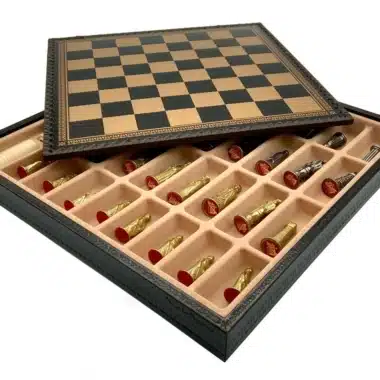 Alternative view of Juego de ajedrez medieval V en polipiel y juego de ajedrez de metal macizo