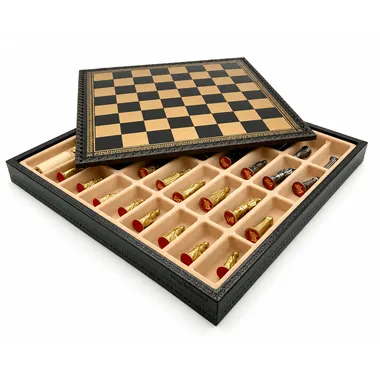 Caja abierta mostrando el compartimento interior para las piezas de metal macizo