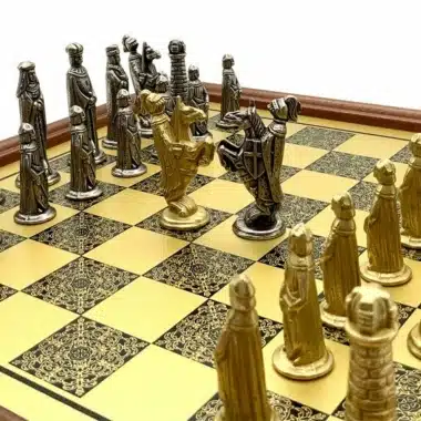 Tablero de ajedrez de madera medieval VI y juego de piezas de ajedrez de metal - Imagen 3