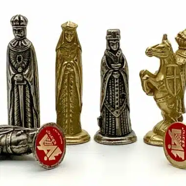 Alternative view of Juego de ajedrez medieval de metal