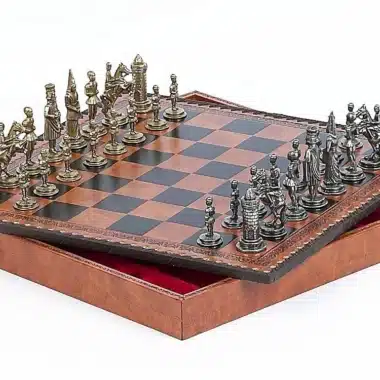 Alternative view of Juego de ajedrez Camelot Rey Arturo XII con almacén y juego de ajedrez de metal