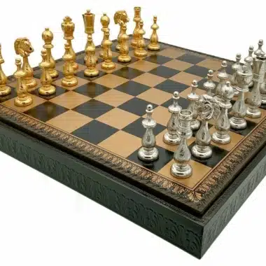 Juego de ajedrez en polipiel negra estilo V árabe con juego de ajedrez de metal bañado en oro y plata