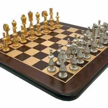 Conjunto Estilo Árabe VI Tablero de Ajedrez de Madera de Rosa y Arce y Juego de Ajedrez de Metal Chapado en Oro y Plata