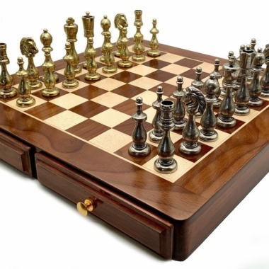 Alternative view of Conjunto Oriental III Tablero de Ajedrez de Madera de Arce y Rosa Dorado & Juego de Ajedrez de Metal