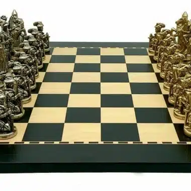 Alternative view of Juego de ajedrez de madera y metal Lanzichenecchi III