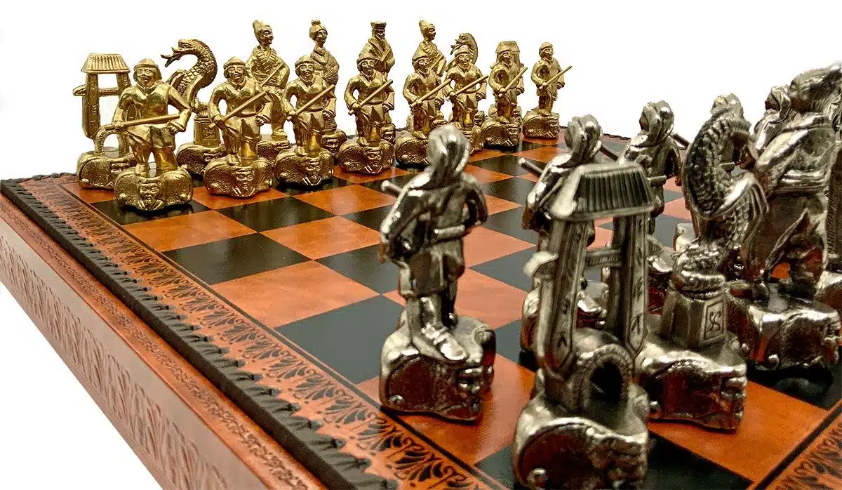 Conjunto Samurái III Tablero de Ajedrez Caja de Almacenamiento y Juego de Ajedrez en Metal - Imagen 3