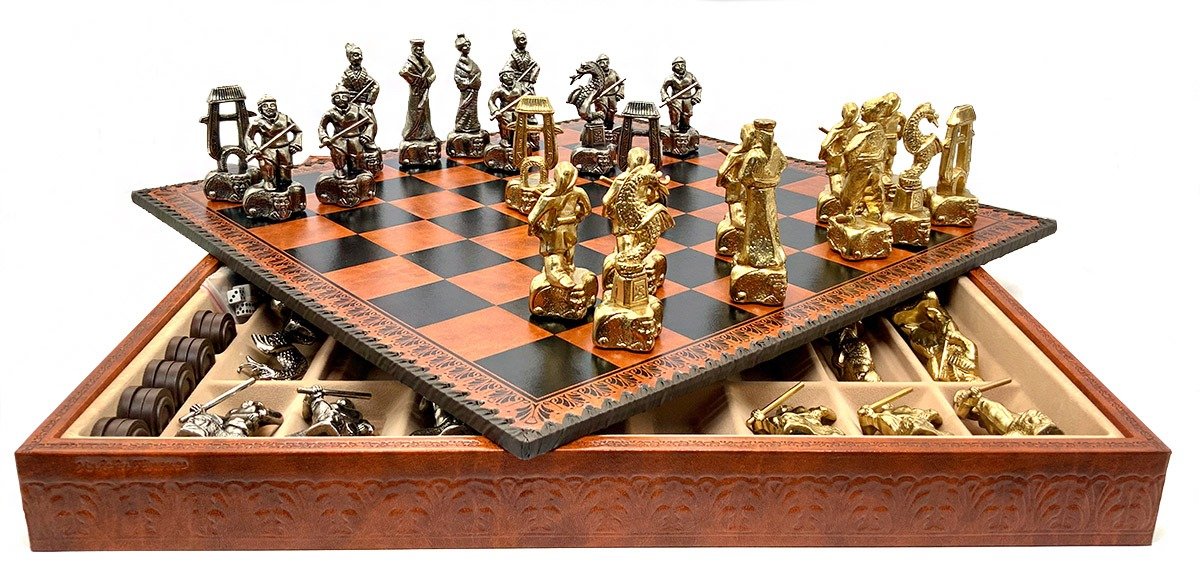 Conjunto Samurái III Tablero de Ajedrez Caja de Almacenamiento y Juego de Ajedrez en Metal