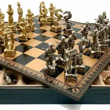 Alternative view of Conjunto Samurái II Tablero de Ajedrez Caja de Almacenamiento y Juego de Ajedrez en Metal