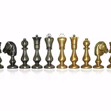 Juego de ajedrez "oriental" de latón macizo