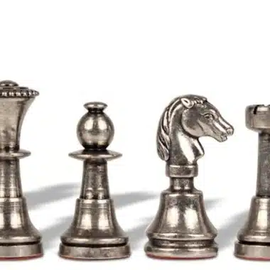 Juego de ajedrez de cuero Cute II con compartimento de almacenamiento y juego de ajedrez de latón macizo - Imagen 6