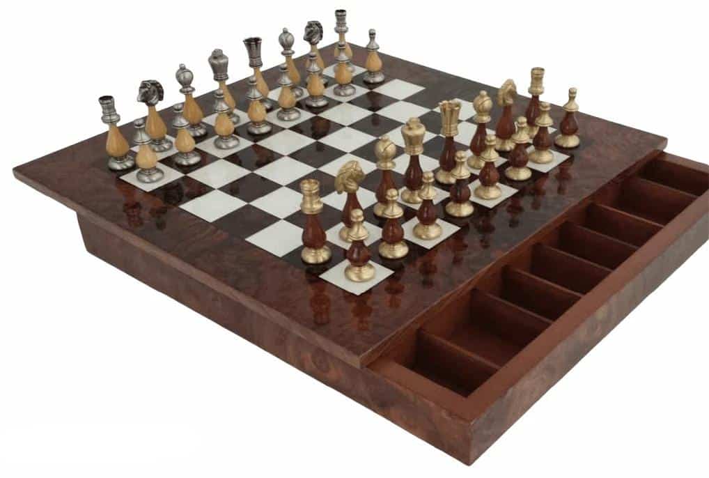 Conjunto Oriental II Tablero de Ajedrez Caja de Almacenamiento en Madera de Brezo y Juego de Ajedrez en Madera y Latón