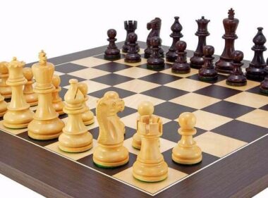 Tablero de ajedrez "Atlantic" de wengué y juego de ajedrez de palosanto