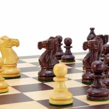 Tablero de ajedrez "Atlantic" de wengué y juego de ajedrez de palosanto