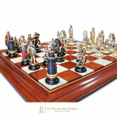 Alternative view of Juego de Ajedrez Etrusco Pintado al Óleo en Madera de los Alpes Maciza Esculpido Tradicionalmente - Contáctenos para Verificar Disponibilidad