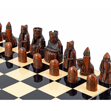 Juego "Isla de Lewis" Tablero de ajedrez de madera maciza lacada y juego de ajedrez de resina