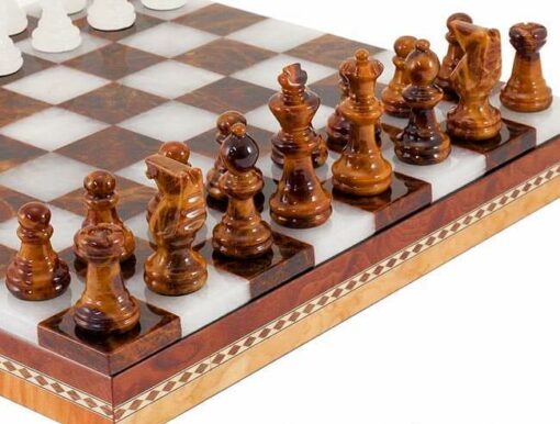 Juego de ajedrez "marrón y blanco" en alabastro de Volterra