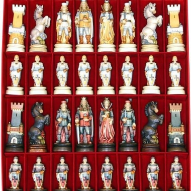 Jeu d'Echecs "Bergame Chevalier Peint à l'Huile" en Bois des Alpes Massif Sculpté Traditionnellement