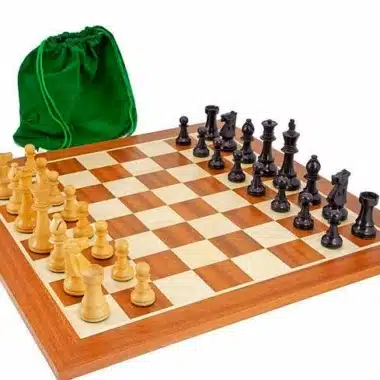 Juego "Conquest" Tablero de ajedrez de arce y caoba, juego de ajedrez de madera de boj y bolsa de almacenamiento
