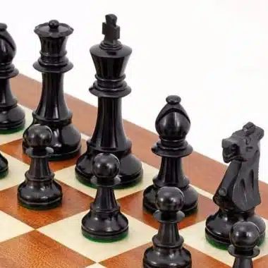 Juego "Conquest" Tablero de ajedrez de arce y caoba, juego de ajedrez de madera de boj y bolsa de almacenamiento