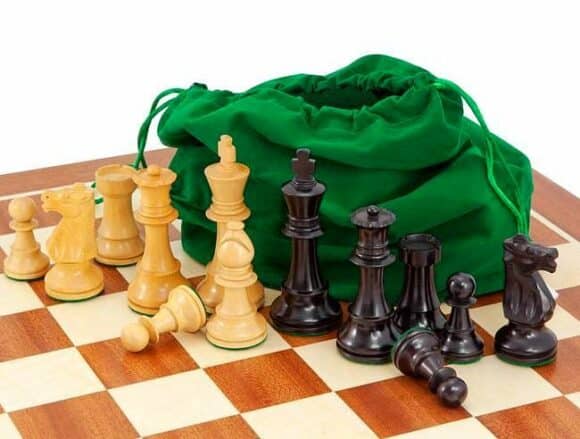 Juego "Conquest" Tablero de ajedrez de arce y caoba, juego de ajedrez de madera de boj y bolsa de almacenamiento