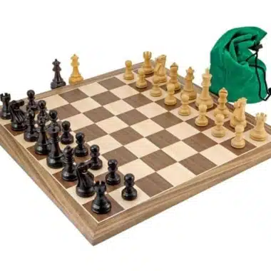 Conjunto Broadbase III Tablero de Ajedrez de Madera de Nogal y Arce y Piezas de Ajedrez de Madera de Boj y de Boj Ebonizado