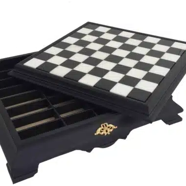 Alternative view of Tablero de Ajedrez en Pie Negro y Blanco de Madera y Tablero de Juego en Mármol de Carrara con Almacenamiento