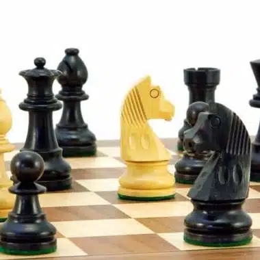 Juego de ajedrez "Deluxe Small" de nogal y juego de ajedrez de madera de boj ebonizada
