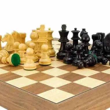 Juego de ajedrez "Deluxe Small" de nogal y juego de ajedrez de madera de boj ebonizada
