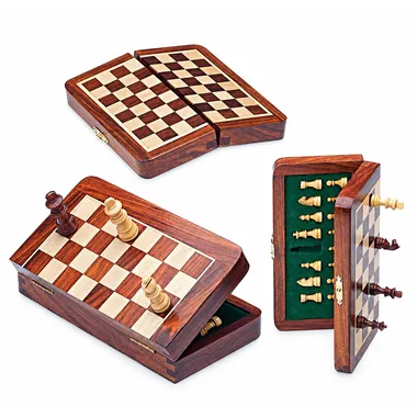 Juego de ajedrez de viaje magnético de madera, plegado y abierto con piezas guardadas