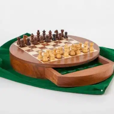 Alternative view of Juego de viaje redondo magnético con cajón de madera