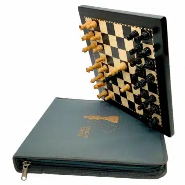 Alternative view of Conjunto Magnético de Viaje con Maletín de Almacenamiento