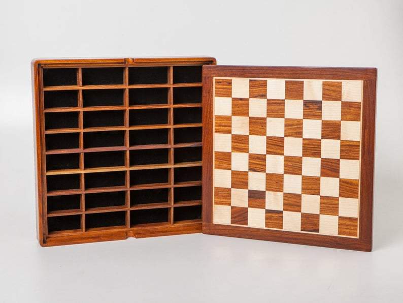 Conjunto Bonito Flower IV Tablero de Ajedrez de Madera de Rosa Dorada y Juego de Ajedrez de Metal Macizo - Imagen 11