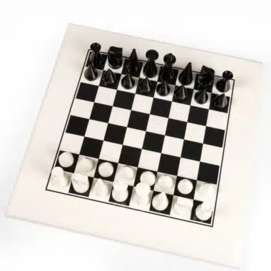 Moderno juego de pirámides blancas Tablero de ajedrez de madera maciza lacada en blanco y juego de ajedrez de madera lacada en blanco y negro - Imagen 4