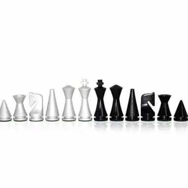 Juego "Pirámide Moderna" Tablero de ajedrez de madera maciza lacada en blanco y juego de ajedrez de madera lacada en blanco y negro