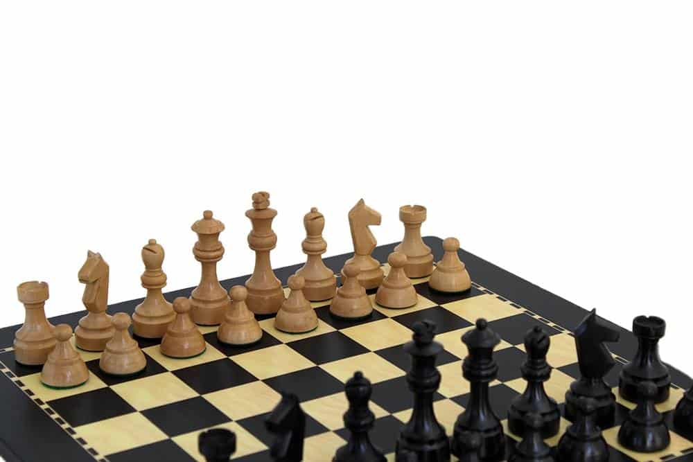 Conjunto Emporium Juego de Ajedrez en Madera Ebonizada y Tablero de Ajedrez en Madera - Imagen 2