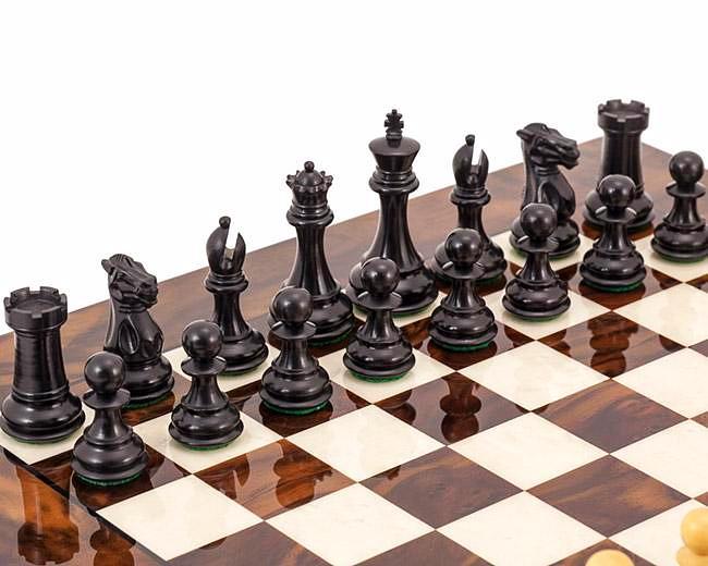 Conjunto Highclere Tablero de Ajedrez de Madera de Brezo y Olmo, Juego de Ajedrez de Madera de Ébano y Bujes & Caja de Almacenamiento de Madera de Rosa Dorado - Imagen 2