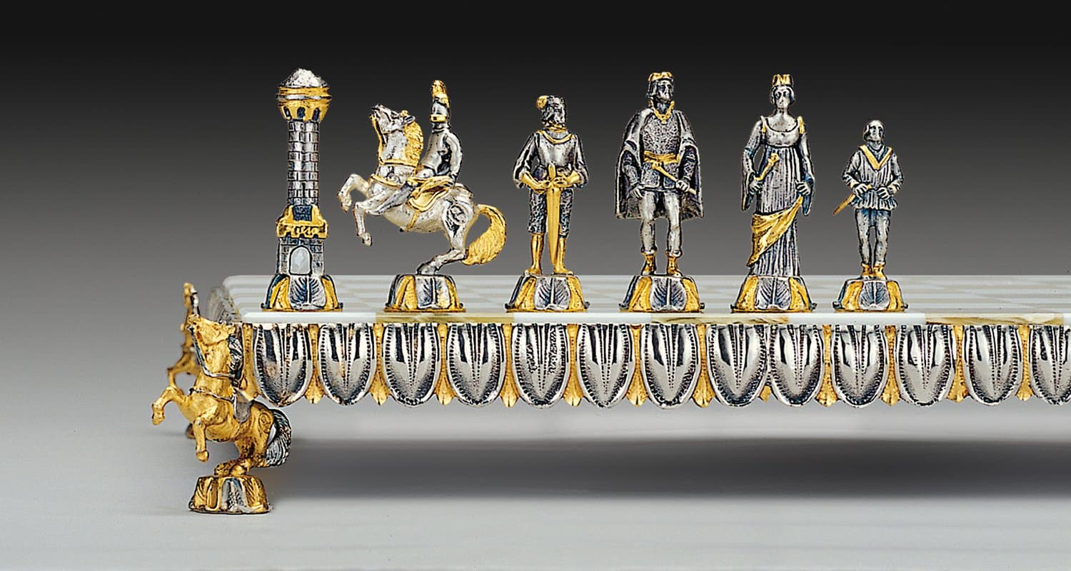 Conjunto Renacimiento Florentino Tablero de Ajedrez y Juego de Ajedrez en Bronce, Ónix y Oro de 24 Quilates - Imagen 2
