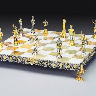Conjunto Carlomagno Emperador del Sacro Imperio Romano Ajedrez y Juego de Ajedrez en Bronce, Ónix y Oro de 24 Quilates