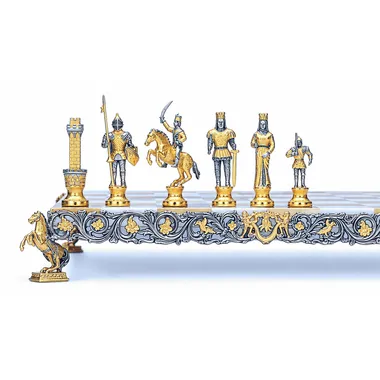 Alternative view of Conjunto Carlomagno Emperador del Sacro Imperio Romano Ajedrez y Juego de Ajedrez en Bronce, Ónix y Oro de 24 Quilates