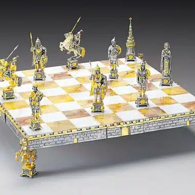 Conjunto Dimitri Donskoy Príncipe Ruso del Siglo XV Tablero de Ajedrez y Juego de Ajedrez en Bronce, Ónix y Oro de 24 Quilates