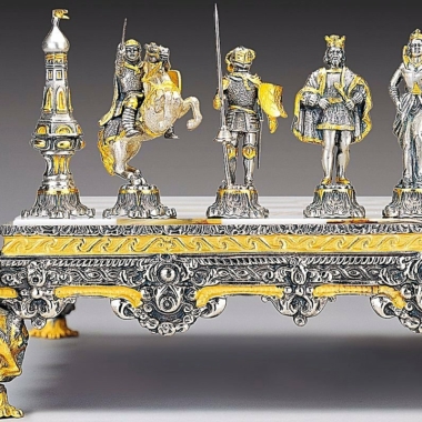 Alternative view of Conjunto Época Medieval Tablero de Ajedrez y Juego de Ajedrez en Bronce, Ónix y Oro de 24 Quilates