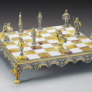 Conjunto Época Medieval Tablero de Ajedrez y Juego de Ajedrez en Bronce, Ónix y Oro de 24 Quilates