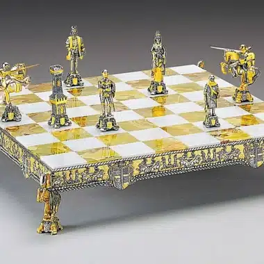 Conjunto Rey Arturo y Ginebra Tablero de Ajedrez y Juego de Ajedrez en Bronce, Ónix y Oro de 24 Quilates