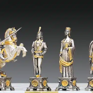 Piezas de los Soldados del Vaticano en bronce plateado y dorado, detalle de las figuras reales