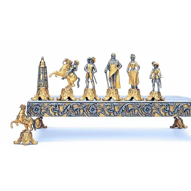 Alternative view of Conjunto Luis XIV el Rey Sol II Tablero de Ajedrez y Juego de Ajedrez en Bronce, Ónix y Oro de 24 Quilates