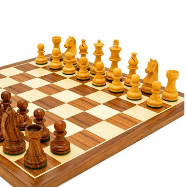 Tablero de ajedrez "Knight Academy" de nogal y arce y juego de ajedrez de palisandro