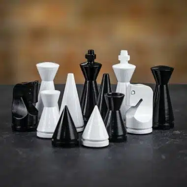 Moderno juego de pirámides blancas Tablero de ajedrez de madera maciza lacada en blanco y juego de ajedrez de madera lacada en blanco y negro - Imagen 9