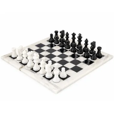 Juego de ajedrez "blanco y negro" en alabastro de Volterra