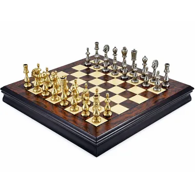 Juego de ajedrez completo con tablero de madera de nogal y piezas doradas y plateadas
